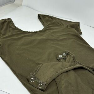ellie & Kate Bodysuit olive green in color and size s a very soft fabric